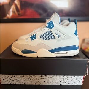 Jordan 4 Military Blue